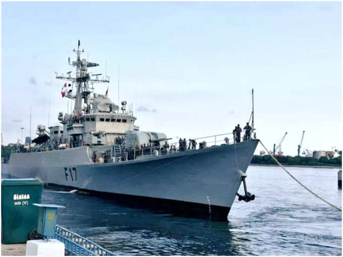 भारतीय नौसेना के स्वदेशी युद्धपोत आईएनएस कोरा और आईएनएस सुमेधा के साथ-साथ बांग्लादेश की नौसेना के युद्धपोत बीएनएस अली हैदर और बीएनएस अबू उबैदाह और दोनों नौसेनाओं के समुद्री गश्ती विमान संयुक्त गश्त में हिस्सा ले रहे हैं।