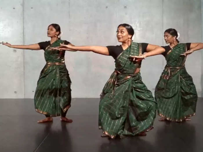 desi girls beautiful did bharatanatyam dance video is going viral on social media