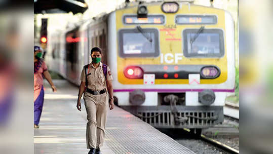 Mumbai Railway Recruitment: मुंबईत रेल्वे पोलीस पदांवर बंपर भरती, परप्रांतीय येऊन हक्क सांगण्यापुर्वी मराठी तरुणांनी मिळवा नोकरी