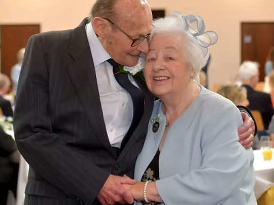 बुजुर्ग को 95 साल की उम्र में हुआ प्‍यार, पहली बार की शादी, अब मनाने जाएंगे हनीमून 