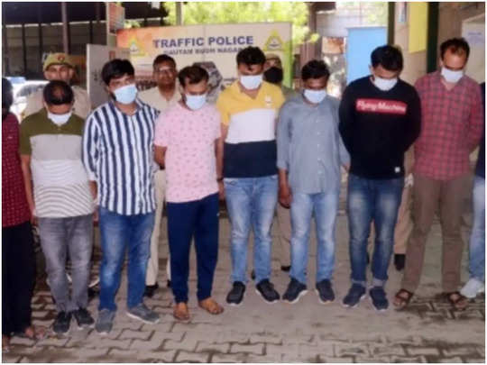 Noida News: देश-विदेश में नौकरी देने के नाम पर ठगी करने वाले गैंग का पुलिस ने किया पर्दाफाश, 10 गिरफ्तार 