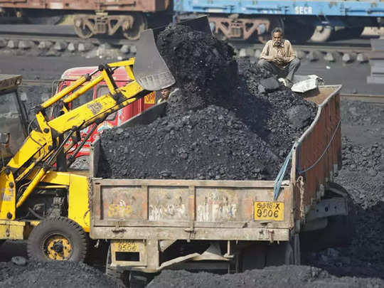 कोयला मंत्रालय ने कहा है कि देश में कोयले की कोई कमी नहीं है और बिजली  संयंत्रों को पर्याप्त कोयला दिया जा रहा है : There is no shortage of coal in