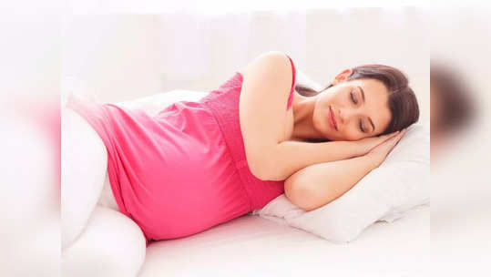 Left Side Sleeping During Pregnancy : गर्भवती महिलांना डाव्या कुशीवर झोपल्यामुळे खरंच फायदा होतो का? बाळाच्या वाढीसाठी कोणत्या पद्धतीने झोपावं?