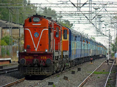 Jhansi News: झांसी से बीना के बीच तीसरे 61 किमी के नए ट्रैक पर ट्रेनों का संचालन शुरु, अगले साल तक पूरा होगा 153 किमी का टारगेट 