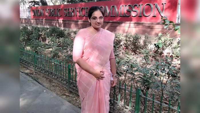 UPSC Success Story: अनुवादकाच्या कन्येची गगनभरारी; यूपीएससीत कमावले यश