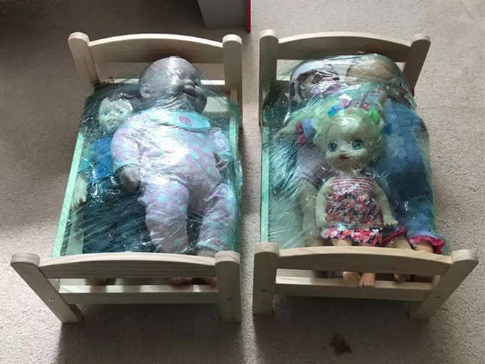 घर बदल रहे थे, तो पत्नी ने बच्चों की गुड़ियां ऐसे पैक कर दीं