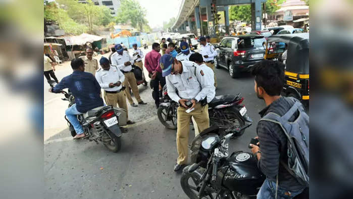 ट्राफिक हवालदार तुमच्या गाडीची चावी काढून घेऊ शकत नाही, तुम्हाला तक्रारीचा अधिकार, जाणून घ्या काय आहेत नियम