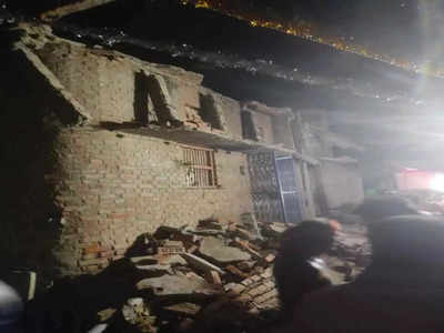 Siwan News : सिवान में बारात लगने के दौरान गिरा छत का छज्जा, 2 की मौत, 25 घायल 