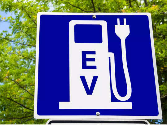Jio-BP EV Charging Station : जियो-बीपी ओमेक्स की संपत्तियों पर बनाएगी ईवी चार्जिंग स्टेशन, जानिए किन शहरों के लोगों को होगा फायदा 