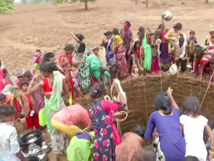women are risking their life for one bucket of water in this village video will shock you
