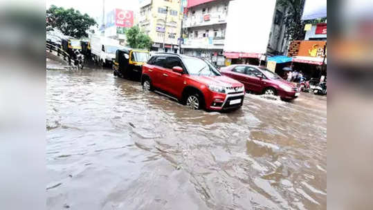 खोदलेल्या खड्ड्यांमुळे 'जलयुक्त शिवार', महापालिकेच्या मलमपट्टीचा बोजवारा