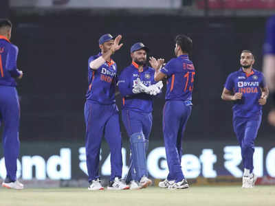 IND vs SA T20I: ऋषभ पंत की कप्तानी के बचाव में उतरे भुवनेश्वर, इनके सिर फोड़ा पहले मैच की हार का ठीकरा 