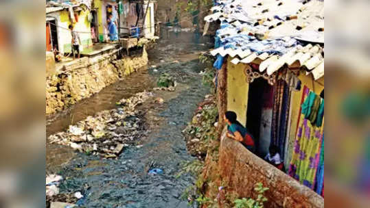 डहाणूकरवाडीला दिलासा, पोइसर नदीपात्रातील झोपड्या हटवल्या