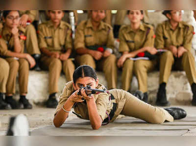 J&K Girls NCC Training : हाथों में बंदूक, सेना की ट्रेनिंग...NCC कैंप में जम्मू की इन लड़कियों की तस्वीरें देख होगा गर्व 