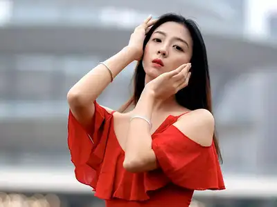 ये Cream स्किन को दे सकती हैं ग्लोइंग टोन, खूबसूरती से चांद का निखार पड़ जाएगा फीका