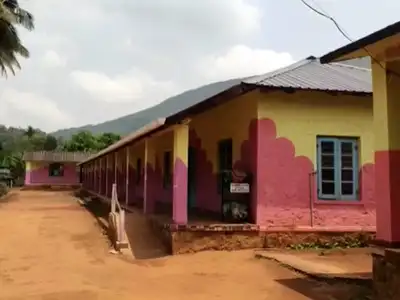 പരാധീനതകൾക്ക് നടുവിലും 100 ശതമാനം വിജയം നേടി കണ്ണമ്പടി സ്കൂൾ, വീഡിയോ കാണാം