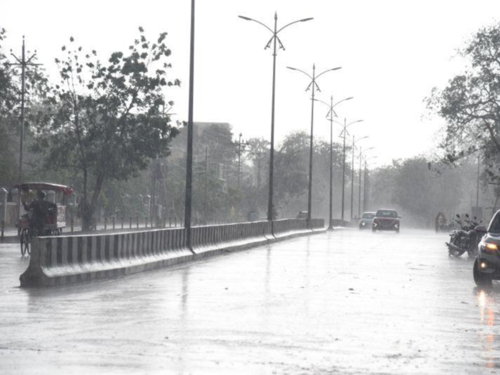 maharashtra rain update news evening rain in akola chance of rain in vidarbha for next few days (1)