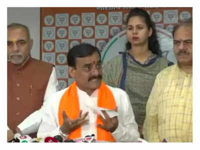 MP Nikay Chunav 2022 : BJP ने क्रिमिनल रिकॉर्ड वाले प्रत्‍याशियों के नाम बदले, 6 होल्ड सीटों पर भी नामों का किया ऐलान 