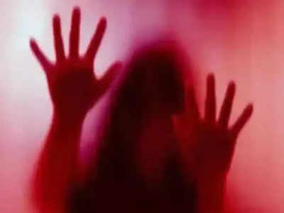Delhi Crime: दिल्ली की लड़की से इंदौर तक कराई गई वैश्यावृत्ति, डेढ़ महीने बाद FIR