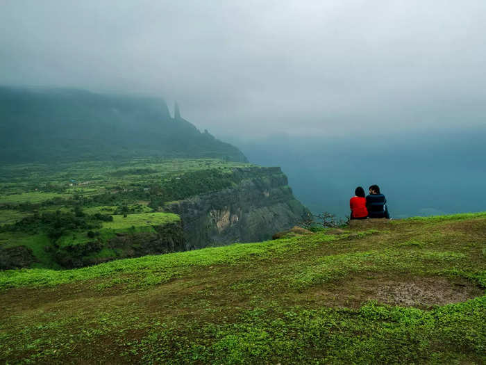 Romantic places for monsoon