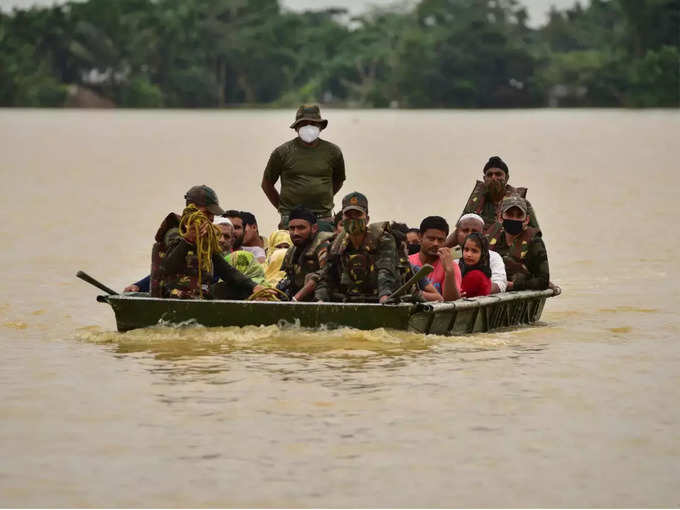 असम बाढ़: सिलचर में स्थिति गंभीर, अब तक 108 की मौत