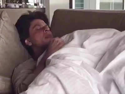 Shah Rukh Khan ने डायरेक्‍टर के कहने पर ऐक्‍ट्रेस संग कमरे में बिताई थी एक रात? हंगामा हुआ तो अरेस्‍ट कर ले गई पुलिस 