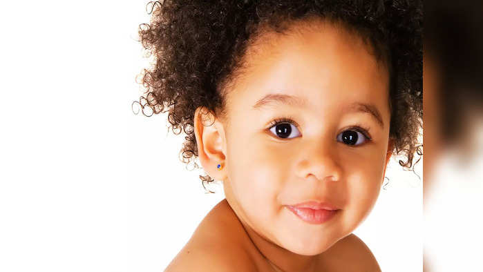 Curly Hair Care Tips : बाळाच्या कुरळ्या केसांची अशी घ्या काळजी, गुंताही होणार नाही आणि तुटणारही नाही