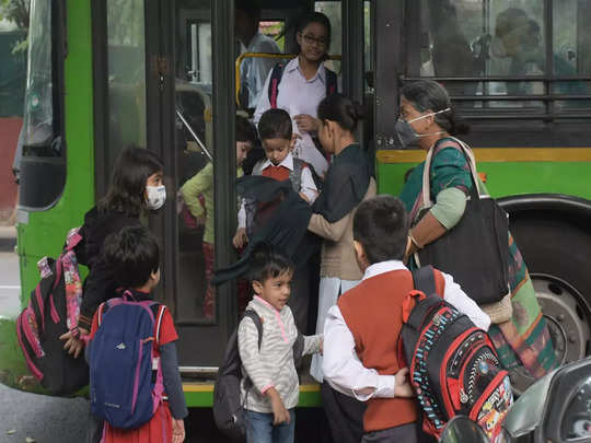 बीच सड़क या फुटपाथ पर बच्चों को नहीं उतारें, दिल्ली में फिर से खुले स्कूल तो बसों के लिए जारी की गई एडवाइजरी, देखें क्या-क्या है शामिल 