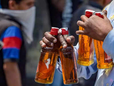 छोटे शहरों में बढ़े शराब के शौकीन, अंग्रेजी की बिक्री में 23.70%, तो बीयर में 23.70% का हुआ इजाफा 