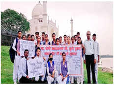 agra number missing from marksheet troubled students reach taj mahal to raise their voice pleaded for action