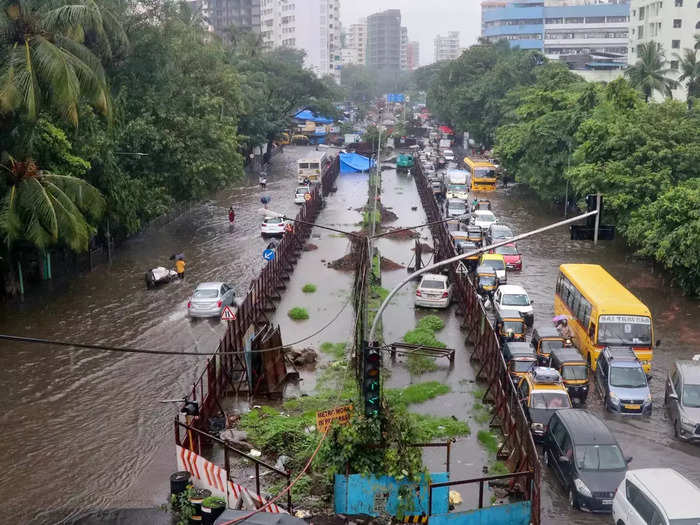 rain update in maharashtra orange alert in mumbai thane and red alert in raigad ratnagiri kolhapur satara