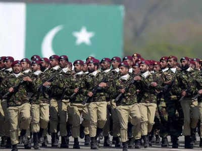 Pakistan Military: कंगाल पाकिस्‍तान की शहबाज सरकार ने सेना को दिया बड़ा झटका, IMF के दबाव में घटाया बजट 