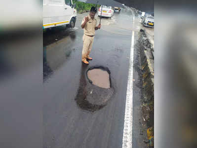 Mumbai News: ठाणे शहर में मौत के गढ्ढे ने ली एक जान, घोडबंदर रोड बाइकर की दर्दनाक मौत 