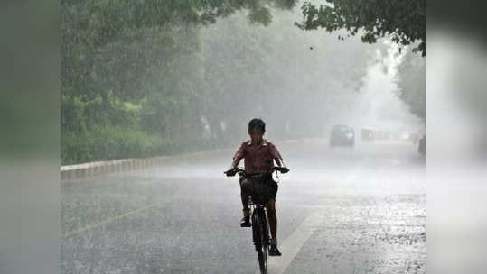 ठाणे शहर परिसरात महामार्गावर पाऊसकोंडी