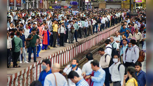 'ट्रान्स हार्बर' प्रवाशांची फरफट; 'या' कारणामुळे तब्बल अडीच तास बंद होती वाहतूक