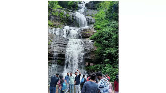 उद्योगी पर्यटकांमुळं महामार्गावर कोंडी; एमएसआरडीसी पोलिस करणार बंदोबस्त