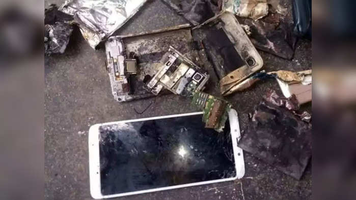 Smartphones Blast: बॉम्बसारखा फुटू शकतो तुमचा मोबाइल, जर या चुका करीत राहिलात तर, पाहा डिटेल्स