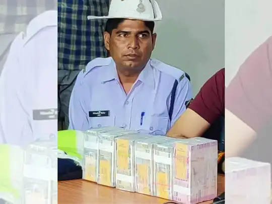 રોડ પરથી મળેલા 45 લાખ રૂપિયા પોલીસ પરત કરે છે