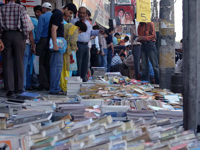 Daryaganj Sunday Book Market in Delhi