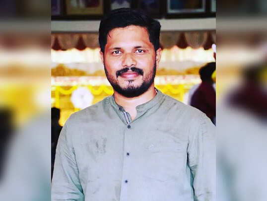 praveen nettar, ಪ್ರವೀಣ್‌ ನೆಟ್ಟಾರ್‌ ಕುಟುಂಬಕ್ಕೆ ₹50 ಲಕ್ಷ ಪರಿಹಾರ ಚೆಕ್‌  ಹಸ್ತಾಂತರಿಸಿದ ಸಿಎಂ ಬೊಮ್ಮಾಯಿ - cm basavaraj bommai has handed over  compensation check of rs 50 lakh to bjp youth leader ...