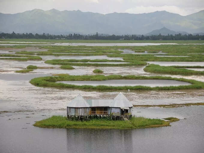 -floating-village-in-india -floating-village-in-india