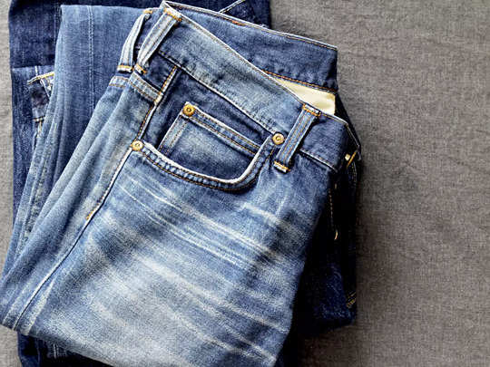 शानदार फैब्रिक वाली इन Jeans को पहनकर मिलेगा डीसेंट लुक, रक्षाबंधन पर भाई को भी कर सकती हैं गिफ्ट 