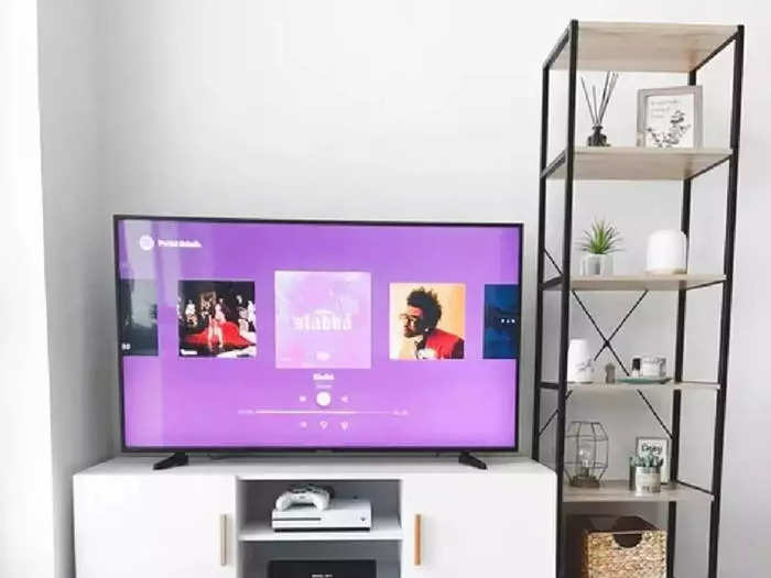 bring onida smart tv at the cost of any tv declare your pride to your neighbors