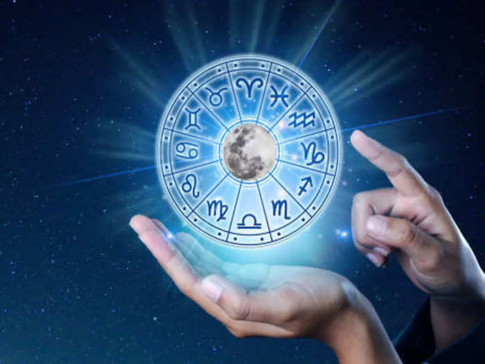today horoscope 5 august 2022 daily astrology rashi bhavishya in marathi these zodiac sign will get success and wealth