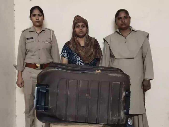 Ghaziabad Murder: 4 साल से लिव इन में रह रही प्रेमिका ने काटा प्रेमी का गला, सूटकेस में लाश लेकर जाते समय धराई
