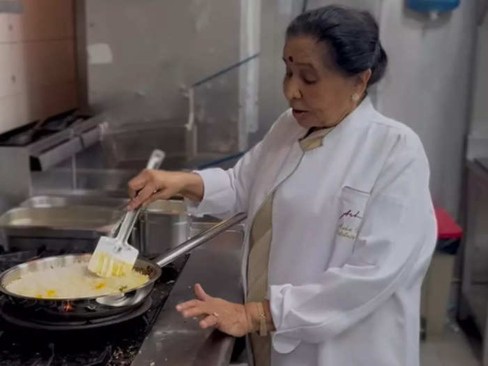 Asha Bhosle Shares Video From Restaurant Kitchen