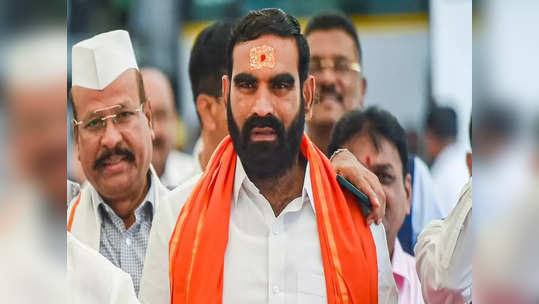 Shivsena  Vs Eknath shinde: साहेब ५० लाखांची गरज होती, तुम्हाला ५० कोटी मिळालेत ना! कार्यकर्त्याचा संतोष बांगरांना फोन