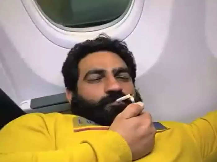 smoking on flight