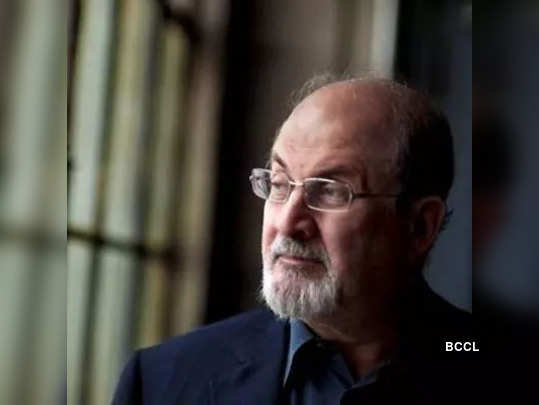 Salman Rushdie attacked | ನ್ಯೂಯಾರ್ಕ್‌ | ವೇದಿಕೆಯಲ್ಲಿ ಲೇಖಕ ಸಲ್ಮಾನ್‌ ರಶ್ದಿ ಮೇಲೆ ಹಲ್ಲೆ, ಇರಿತ: ಹೆಲಿಕಾಪ್ಟರ್‌ ಮೂಲಕ ಆಸ್ಪತ್ರೆಗೆ ದಾಖಲು 