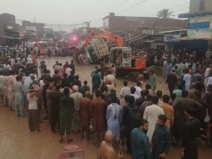pakistan-accident